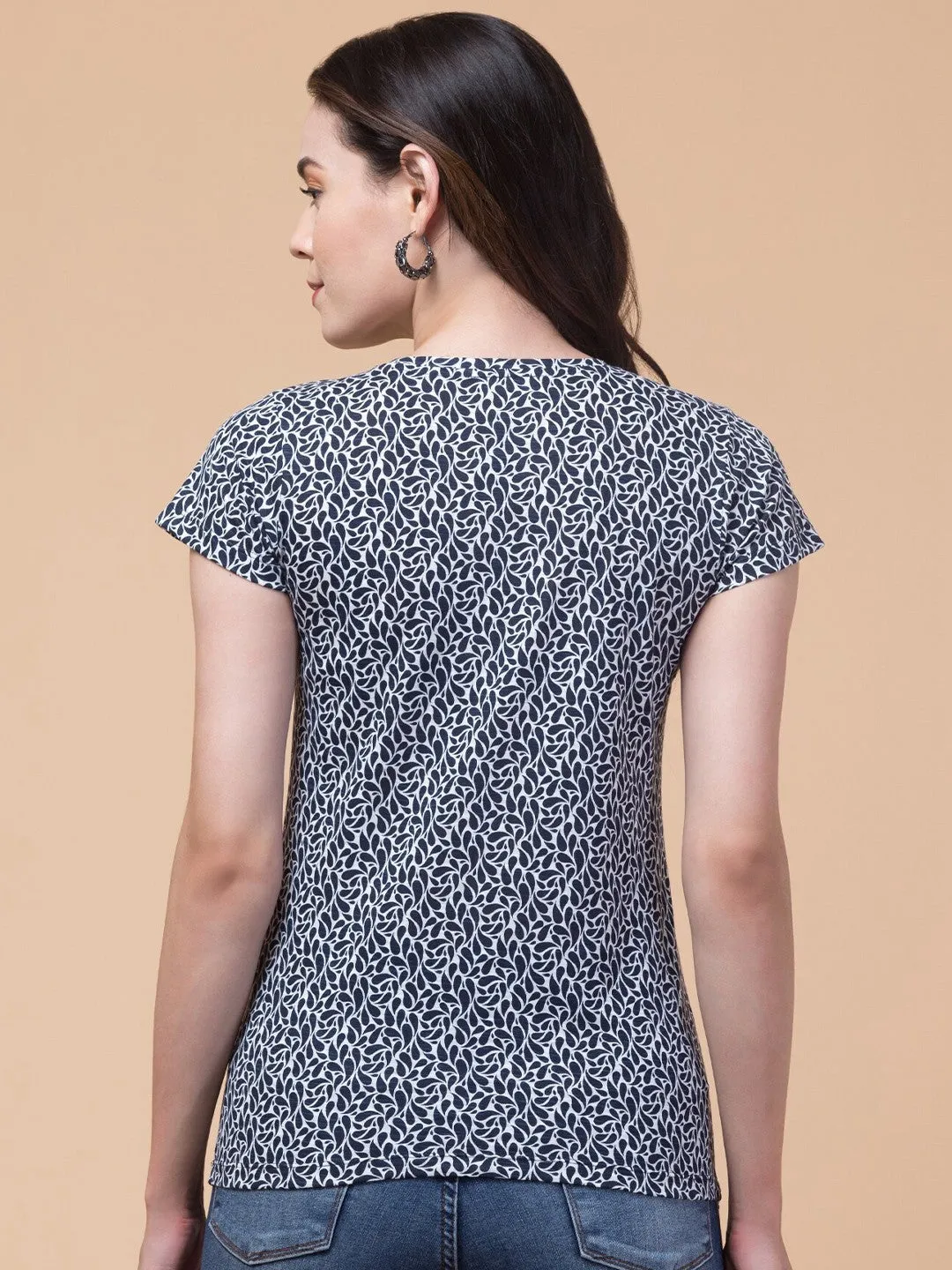 Black Floral print round Neck T-shirt